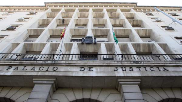 Exteriores de la Audiencia Provincial de Sevilla Exteriores de la Audiencia Provincial de Sevilla