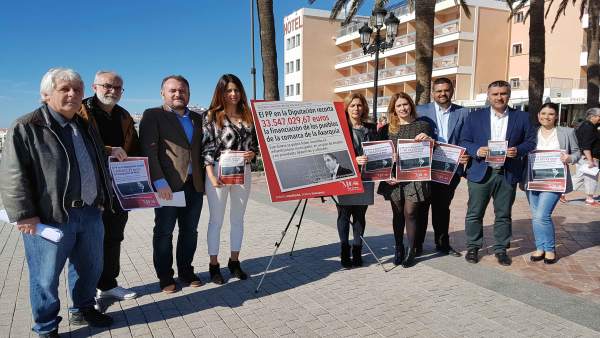 Grupo socialista en la Diputación y la alcaldesa de Nerja Grupo socialista en la Diputación y la alcaldesa de Nerja