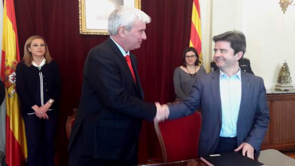 Acuerdo entre el Ministerio del Interior y el Ayuntamiento de Huesca Acuerdo entre el Ministerio del Interior y el Ayuntamiento de Huesca
