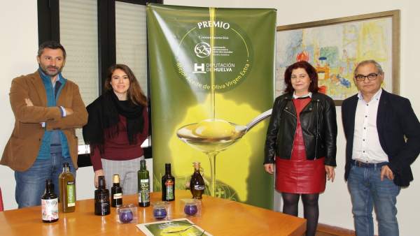 Cata para fallar el V Premio Al Mejor Aove de la provincia de Huelva. Cata para fallar el V Premio Al Mejor Aove de la provincia de Huelva.