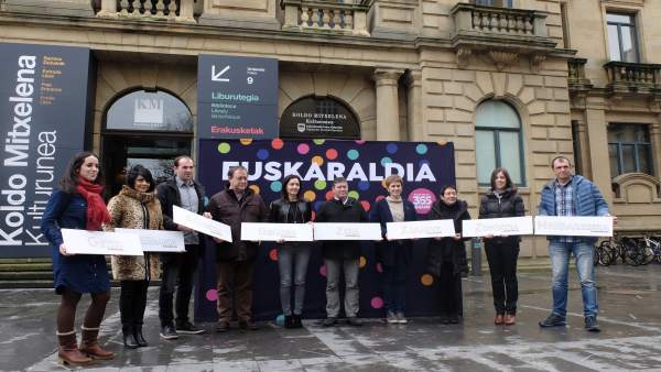 Fwd: Prentsa Oharra Nota De Prensa: Euskaraldia: Herrien Izen Ematea Fwd: Prentsa Oharra Nota De Prensa: Euskaraldia: Herrien Izen Ematea