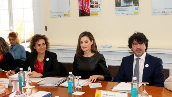 La reina Letizia en una reunión de trabajo sobre la situación de la Violencia de Género en España La reina Letizia en una reunión de trabajo sobre la situación de la Violencia de Género en España