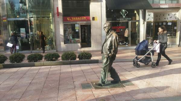 Estatua de Woody Allen en Oviedo Estatua de Woody Allen en Oviedo
