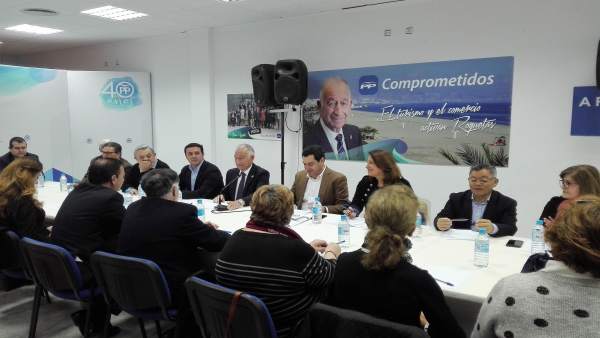 Juanma Moreno y Gabriel Amat se reúnen con representantes de asociaciones Juanma Moreno y Gabriel Amat se reúnen con representantes de asociaciones
