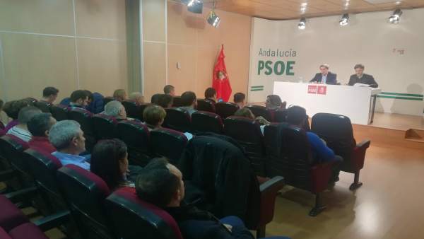 José Entrena y José Fiscal, en un encuentro con cargos del PSOE José Entrena y José Fiscal, en un encuentro con cargos del PSOE