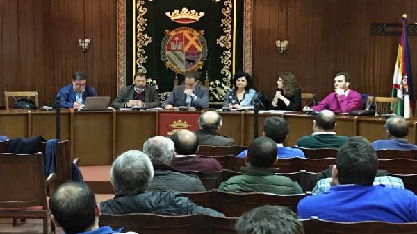 Reunión sobre la oferta de suelo industrial en el polígono de Arjona. Reunión sobre la oferta de suelo industrial en el polígono de Arjona.