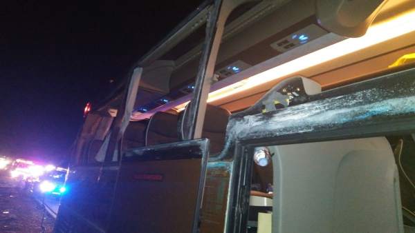 Bus siniestrado tras chocar con un camión en Villagordo Bus siniestrado tras chocar con un camión en Villagordo
