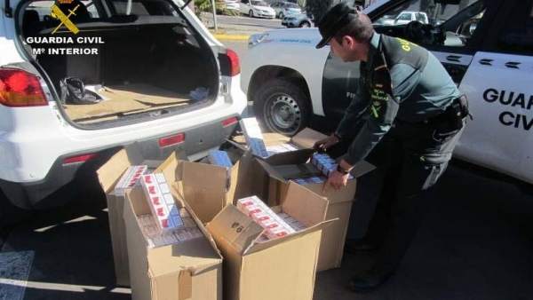 Remitiendo Np Opc Huelva 'La Guardia Civil Interviene 2.600 Cajetillas De Tabaco Remitiendo Np Opc Huelva 'La Guardia Civil Interviene 2.600 Cajetillas De Tabaco