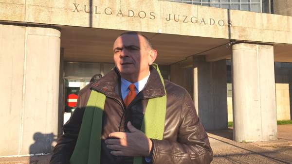 Evaristo Varo, médico del CHUS llamado a declarar por el caso de la Hepatitis C Evaristo Varo, médico del CHUS llamado a declarar por el caso de la Hepatitis C
