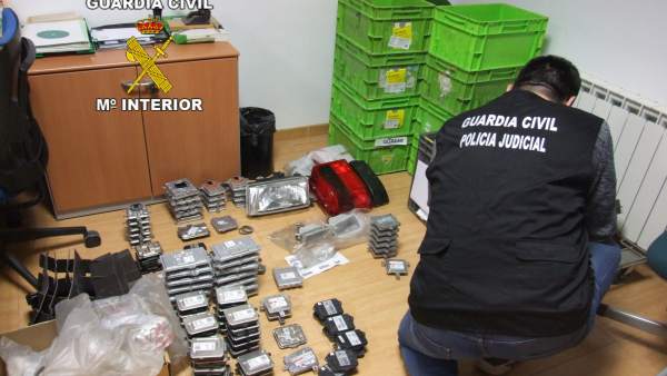 Material sustraído ya recuperado por la Guardia Civil Material sustraído ya recuperado por la Guardia Civil