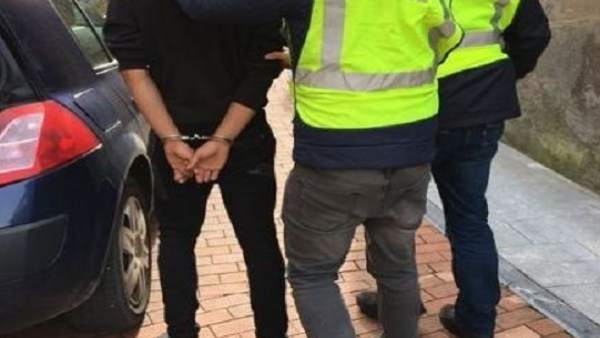 Detención robo colegio público Pravia Detención robo colegio público Pravia