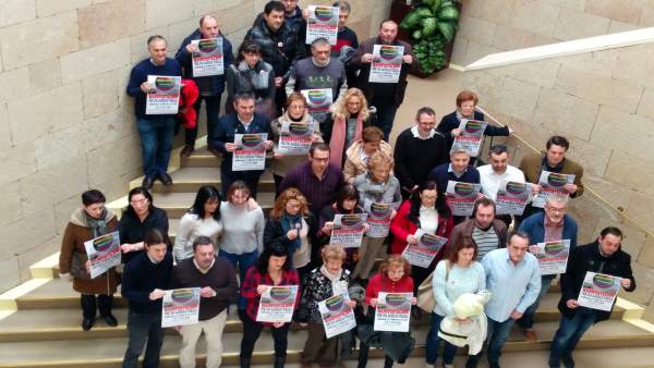 Miembros de la Plataforma, antes de la rueda de prensa Miembros de la Plataforma, antes de la rueda de prensa