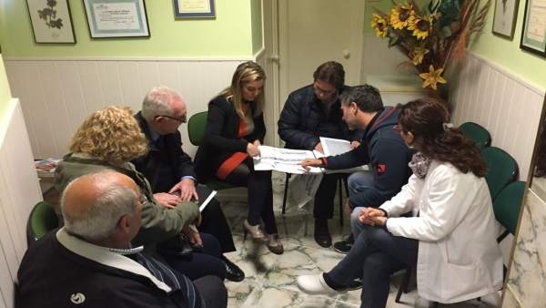 La alcaldesa de Alcalá mantendrá nuevas reuniones con vecinos y comerciantes. La alcaldesa de Alcalá mantendrá nuevas reuniones con vecinos y comerciantes.