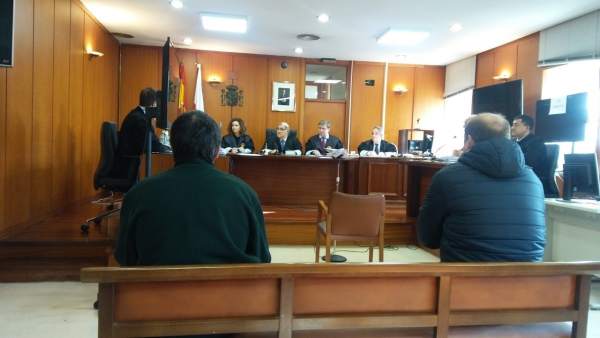 Juicio contra dos acusados de violar a la esposa de uno de ellos Juicio contra dos acusados de violar a la esposa de uno de ellos