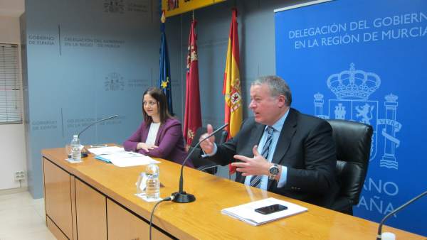 El Delegado del Gobierno y la Jefa provincial de Tráfico El Delegado del Gobierno y la Jefa provincial de Tráfico