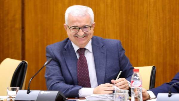 El vicepresidente de la Junta, Manuel Jiménez Barrios, en comisión parlamentaria El vicepresidente de la Junta, Manuel Jiménez Barrios, en comisión parlamentaria