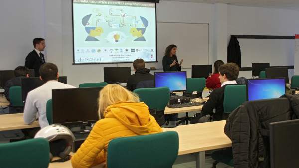Un momento del curso de EspañaDuero Un momento del curso de EspañaDuero