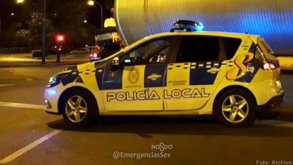 Coche de la Policía Local de Sevilla Coche de la Policía Local de Sevilla