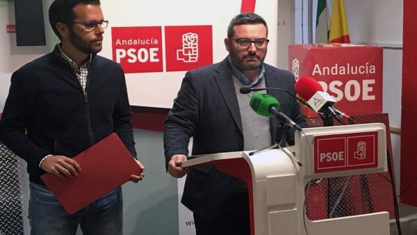 Manuel Chicón y Francisco Calderon en rueda de prensa Manuel Chicón y Francisco Calderon en rueda de prensa