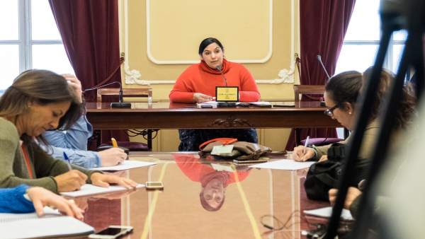 La concejala Ana Fernández en rueda de prensa La concejala Ana Fernández en rueda de prensa
