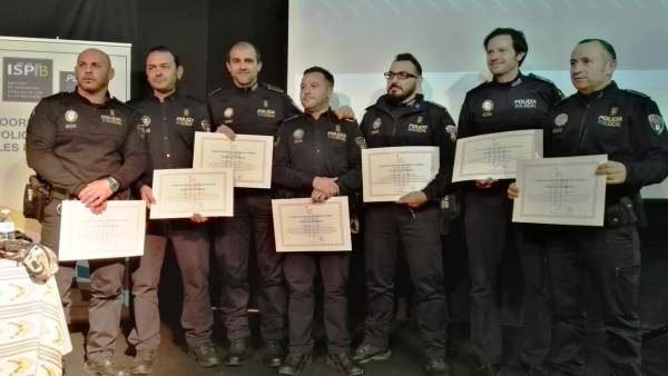 Los Policías Tutor distinguidos con un diploma Los Policías Tutor distinguidos con un diploma