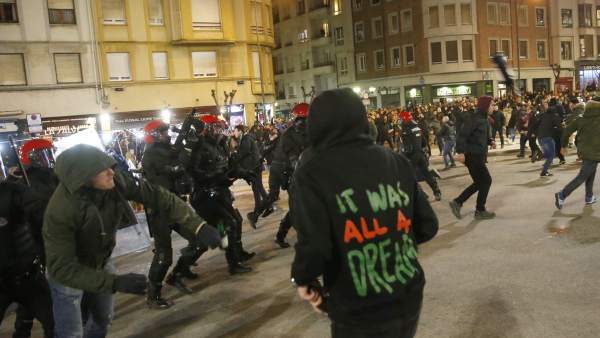 Enfrentamiento entre ultras del Athletic y del Spartak Enfrentamiento entre ultras del Athletic y del Spartak