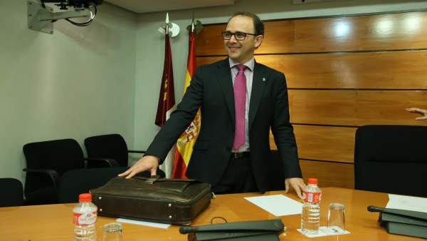 José Antonio Ballesteros en Comisión José Antonio Ballesteros en Comisión