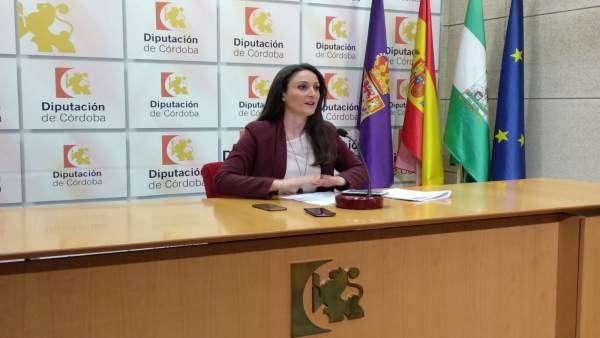 Carmen Gómez presenta la línea de ayudas en materia de Turismo Carmen Gómez presenta la línea de ayudas en materia de Turismo