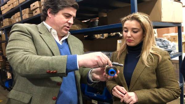 Alcaldesa de Alcalá de Guadaíra en la firma Cidepa Sincron Alcaldesa de Alcalá de Guadaíra en la firma Cidepa Sincron