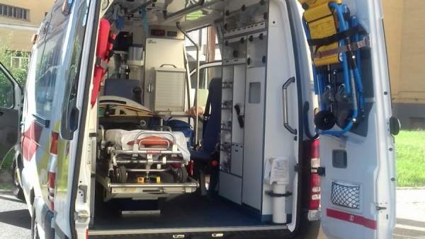 Imagen de archivo de una ambulancia Imagen de archivo de una ambulancia