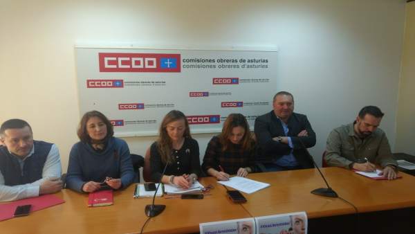 Los líderes de CCOO y UGT con Ramón Argüelles y las responsables de mujer. Los líderes de CCOO y UGT con Ramón Argüelles y las responsables de mujer.