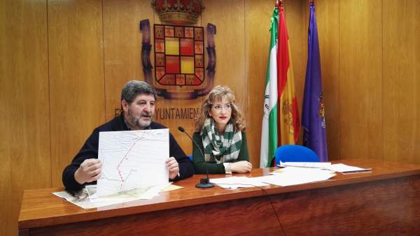 Presentación del proyecto para recuperar el sendero islámico del castillo. Presentación del proyecto para recuperar el sendero islámico del castillo.