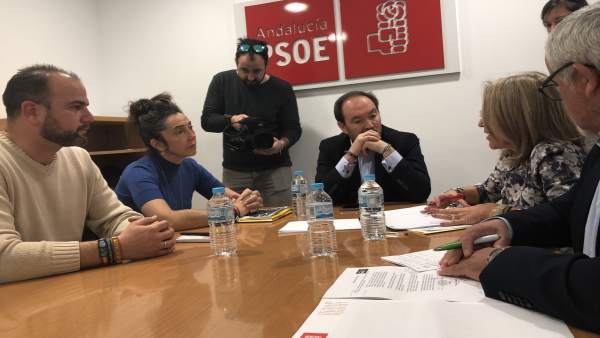Representantes socialistas con Jusapol en Huelva. Representantes socialistas con Jusapol en Huelva.