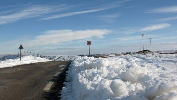 Carretera con nieve Carretera con nieve