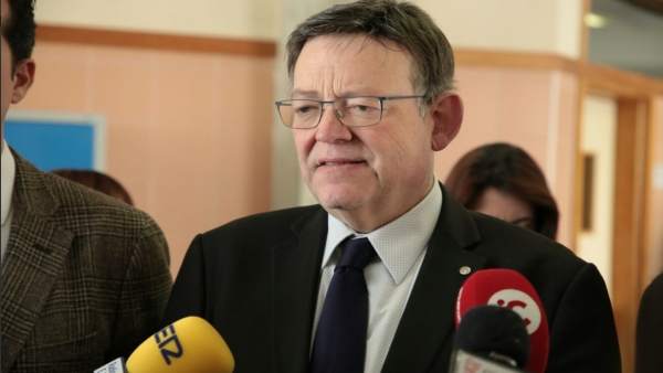 Puig diu que el model plurilingüe és "constitucional" i lamenta que es reòbriga el conflicte "per un grapat de vots" Puig diu que el model plurilingüe és "constitucional" i lamenta que es reòbriga el conflicte "per un grapat de vots"