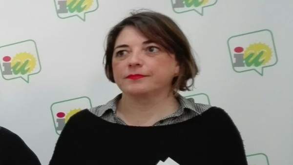 Elena Cortés en la sede de IU en Córdoba Elena Cortés en la sede de IU en Córdoba