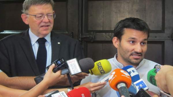 Marzá junto a Puig atendiendo a los periodistas Marzá junto a Puig atendiendo a los periodistas