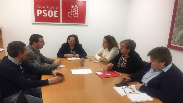 Socialistas con personal de Correos Socialistas con personal de Correos