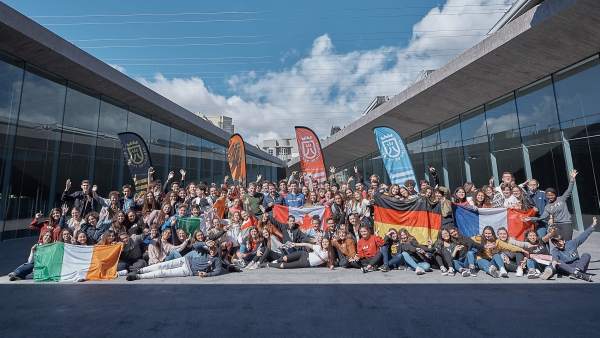 Nota De Prensa Y Fotografías: Educación Becas Inmersión Lingüística Nota De Prensa Y Fotografías: Educación Becas Inmersión Lingüística
