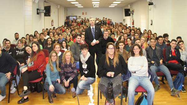 Trescientos estudiantes de la UCAM se van de Eramus a cien destinos Trescientos estudiantes de la UCAM se van de Eramus a cien destinos
