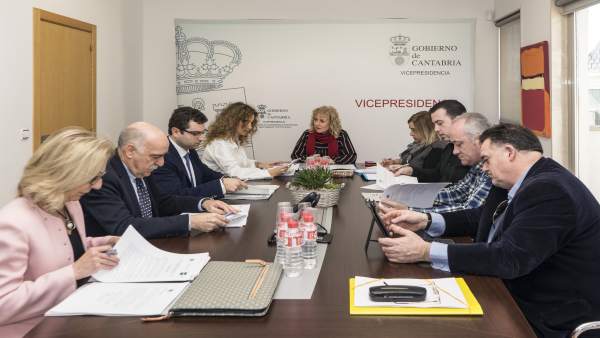 La Vicepresidenta Y Consejera De Universidades E Investigación, Medio Ambiente Y La Vicepresidenta Y Consejera De Universidades E Investigación, Medio Ambiente Y