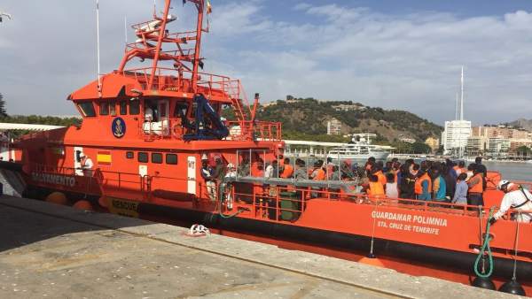 Inmigrantes llegados al puerto de Málaga Inmigrantes llegados al puerto de Málaga