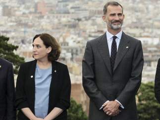 Ada Colau y el rey Felipe VI