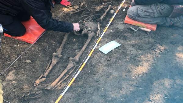 Encontrados en Olabe los restos de un evadido del fuerte de Ezkaba. Encontrados en Olabe los restos de un evadido del fuerte de Ezkaba.