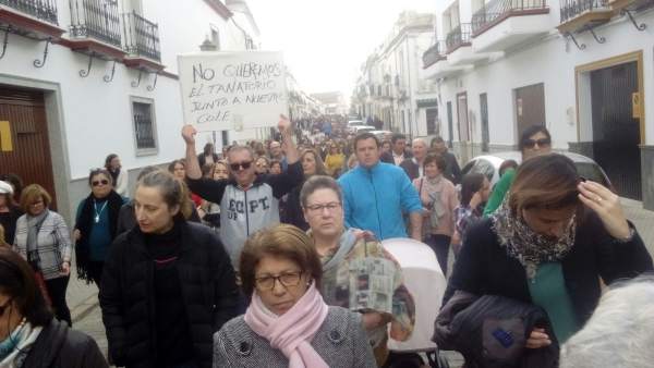 Manifestantes en Fuentes de Andalucía Manifestantes en Fuentes de Andalucía