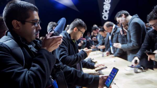 Asistentes al Mobile World Congress Asistentes al Mobile World Congress