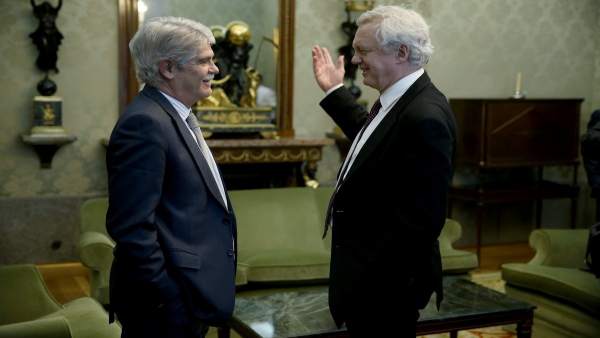 Dastis con David Davis, ministro británico para el Brexit Dastis con David Davis, ministro británico para el Brexit