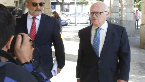 El psiquiatra Javier Criado, a su entrada al juzgado El psiquiatra Javier Criado, a su entrada al juzgado