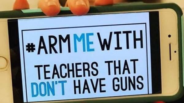 #ArmMeWith: los profesores estadounidenses se movilizan tras la matanza de Florida #ArmMeWith: los profesores estadounidenses se movilizan tras la matanza de Florida
