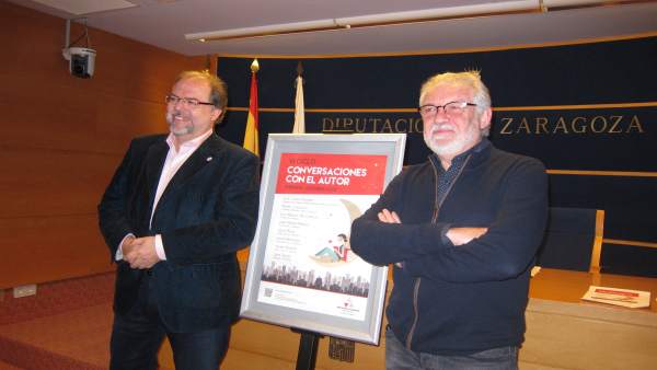 Bizén Fuster y Ramón Acín han presentado el ciclo 'Conversaciones con el autor' Bizén Fuster y Ramón Acín han presentado el ciclo 'Conversaciones con el autor'
